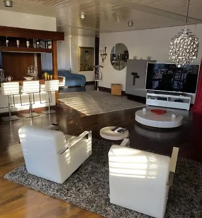 Luxurious 200 M² Penthouse + 90 M² Terrace Apartment Düsseldorf